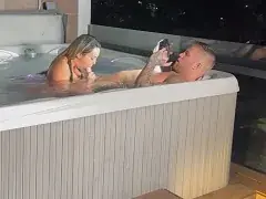Maria da Silva transando na hidromassagem