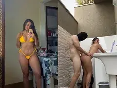 Novinha peituda do job pede ao tio pra lhe ajudar a gravar videozinho de sexo na lavanderia